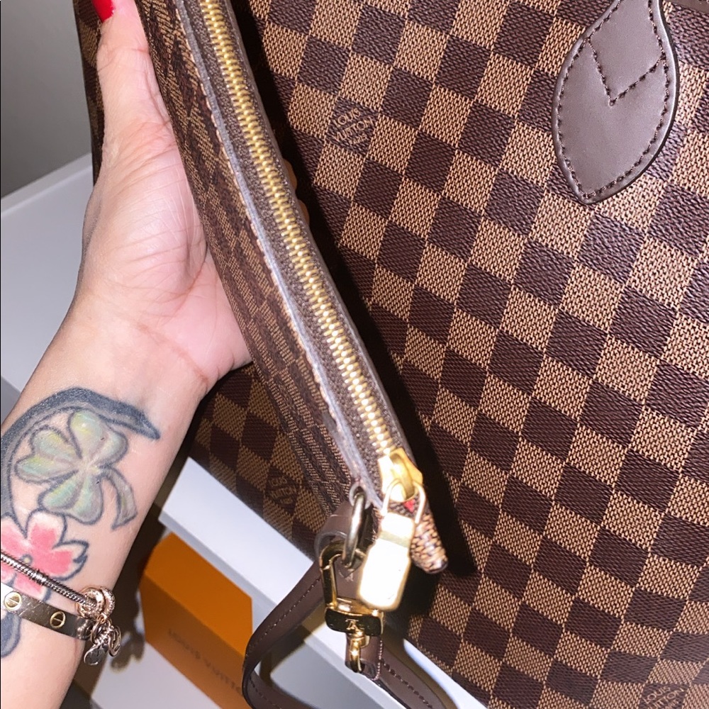 LV Neverfull damier (WRISTLET ONLY)